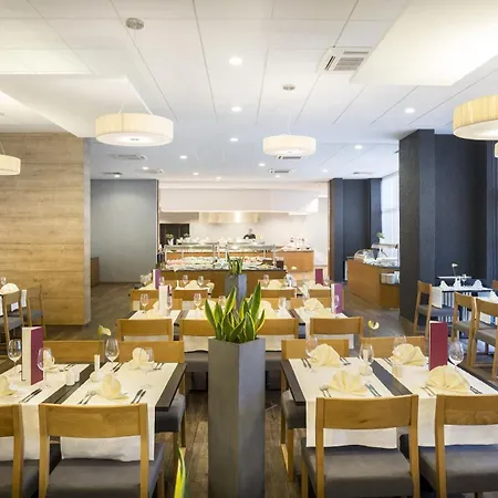 Admiral - By Liburnia & ホテル オパティヤ