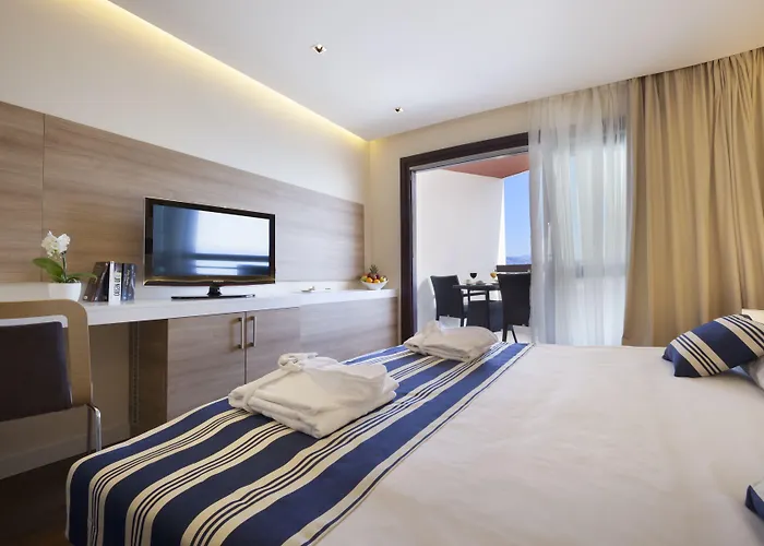 Admiral - By Liburnia & 4*