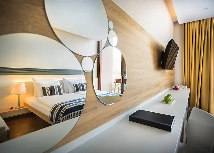 Admiral - By Liburnia & オパティヤ