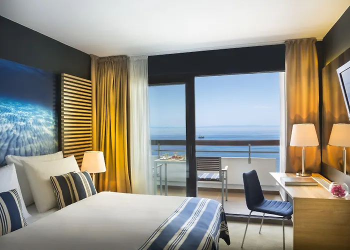 Admiral - By Liburnia & 4*