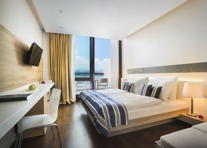 Admiral - By Liburnia &