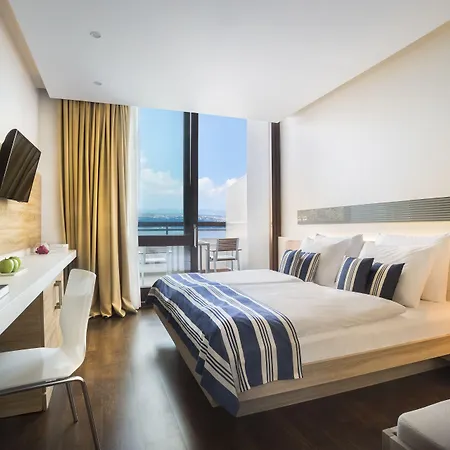 Admiral - By Liburnia &