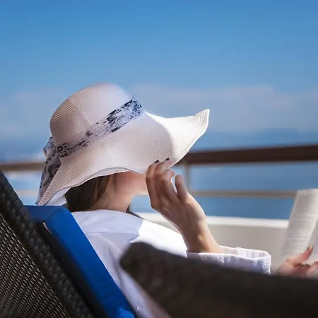 Admiral - By Liburnia &